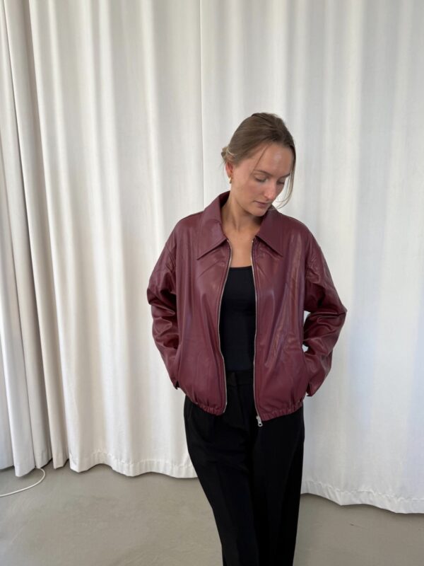 Victoria klassisk stilfuld læderjakke, Cherry Red