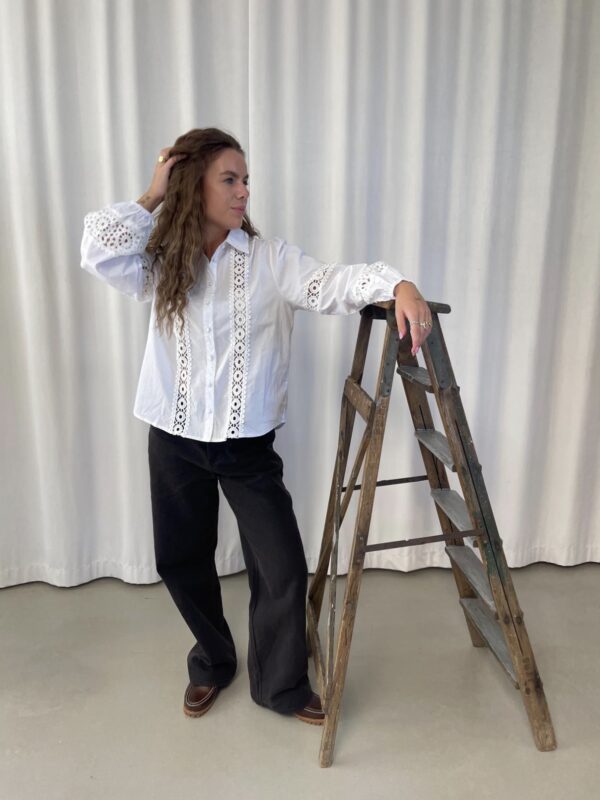 Astrid, elegant og stilfuld casual skjorte, hvid